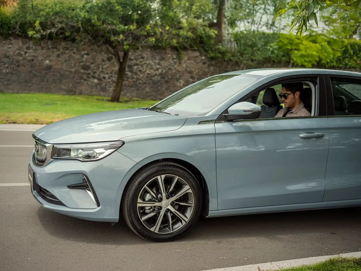 Geely Emgrand 2026, fotografía oficial 2