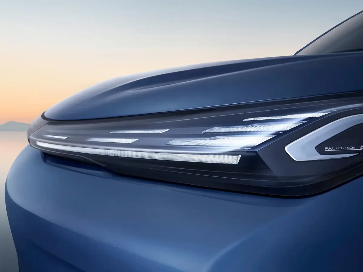 EX5 EM-i: Faros LED