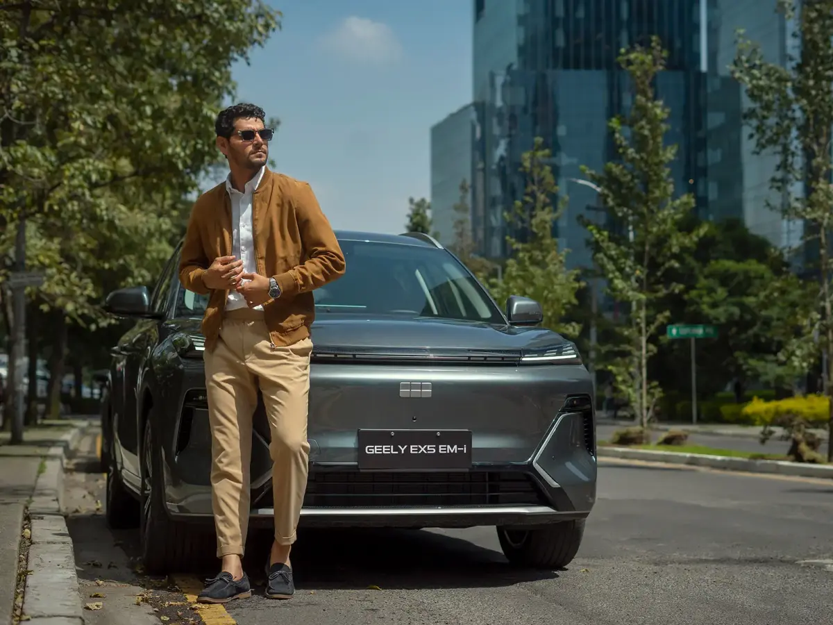 Geely EX5 EM-i 2026, fotografía oficial 4