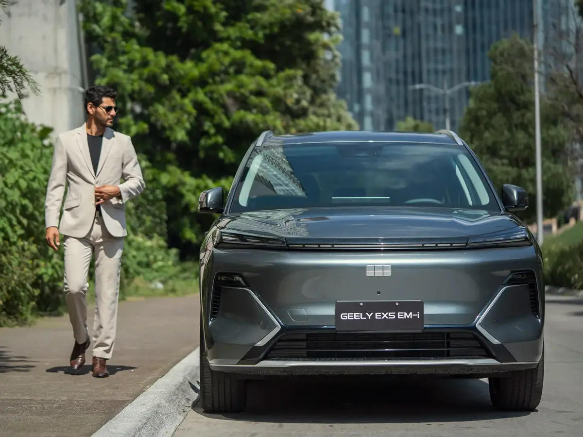 Geely EX5 EM-i 2026, fotografía oficial 6