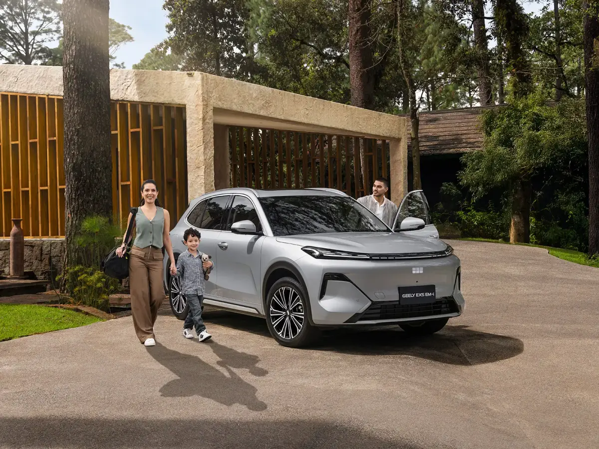 Geely EX5 EM-i 2026, fotografía oficial 10