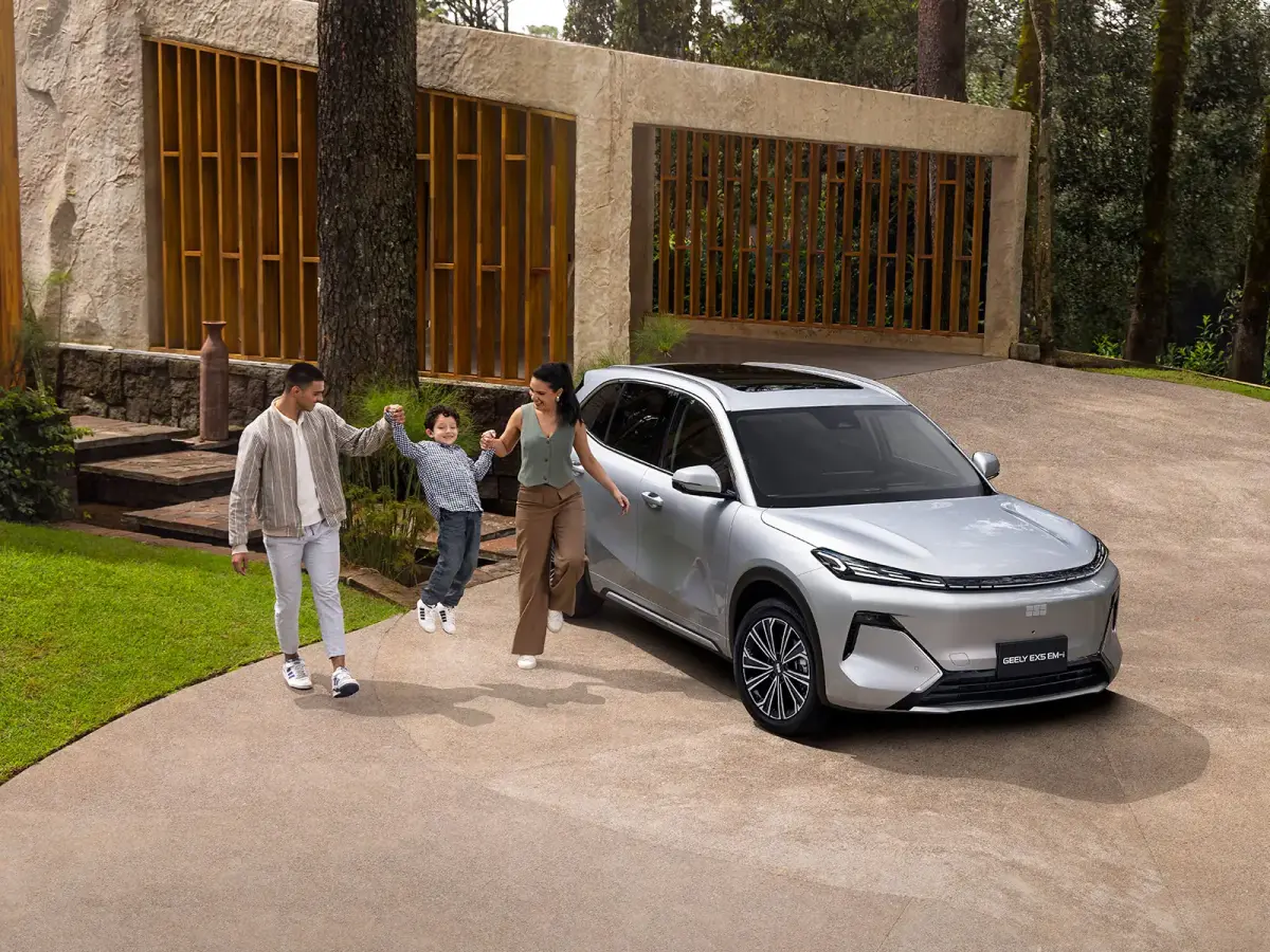 Geely EX5 EM-i 2026, fotografía oficial 11